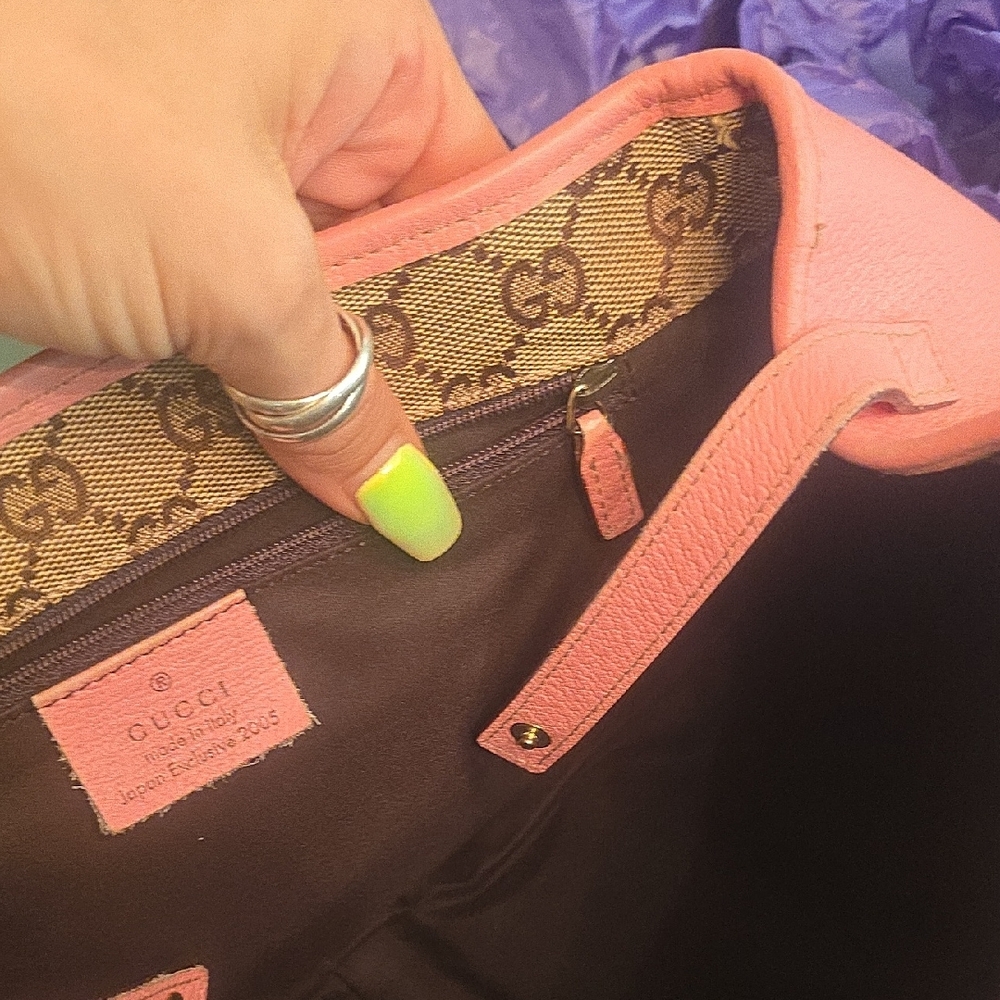 Gucci Pink Shoulder Bag with Dome Shape Amazing Clean Condition Authentic COA - Picture 9 of 16